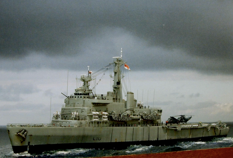 Британский транспортный корабль "Фирлесс" (HMS Fearless)