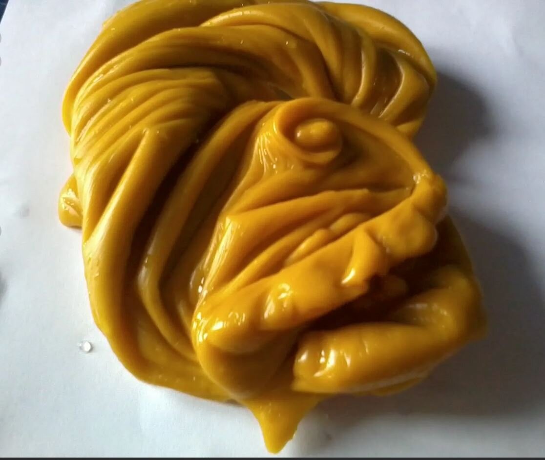 Это не кусок говна. Это отливка воском.