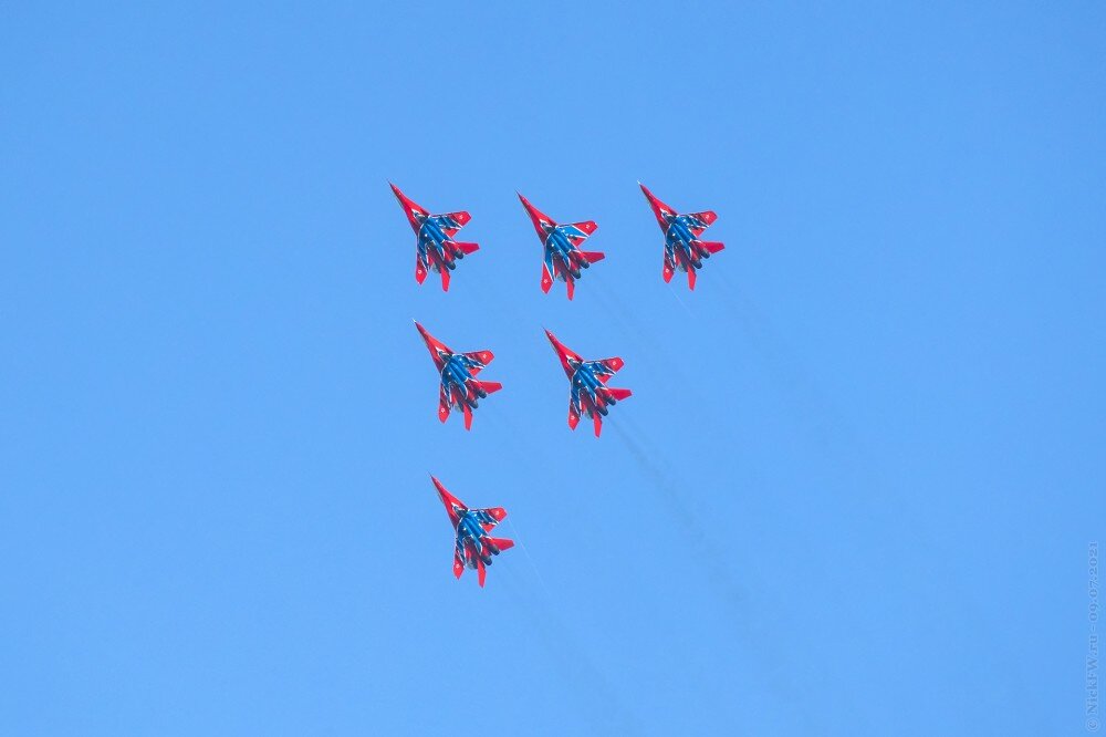 1. Стрижи над Кемерово © NickFW.ru — 09.07.2021г.