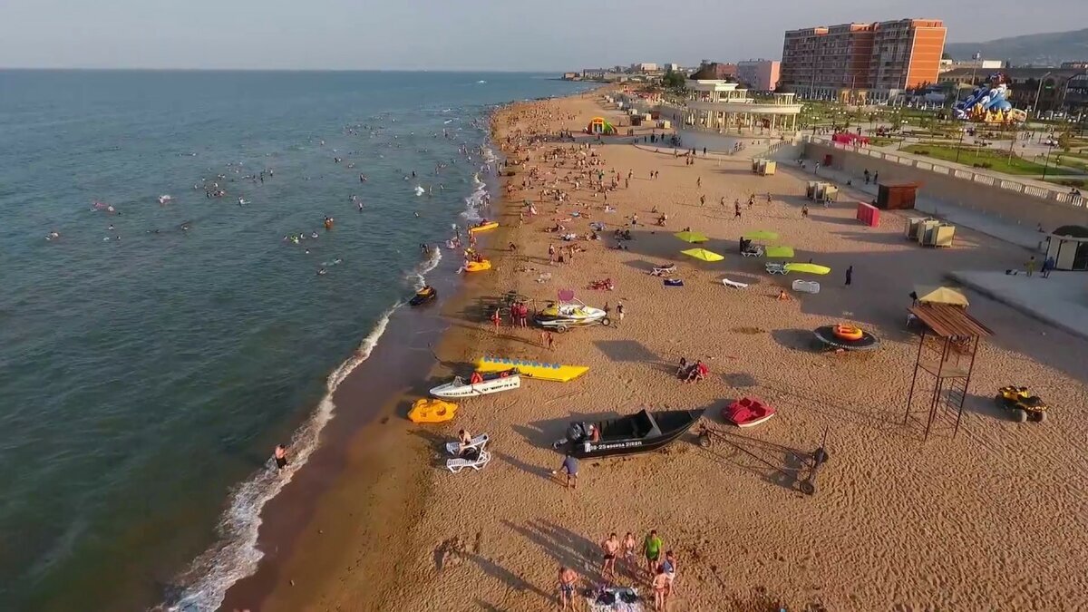берег каспийского моря в махачкале