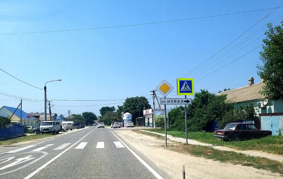 Станица Благовещенская, едем по главной улице, лето 2021 г, фото автора