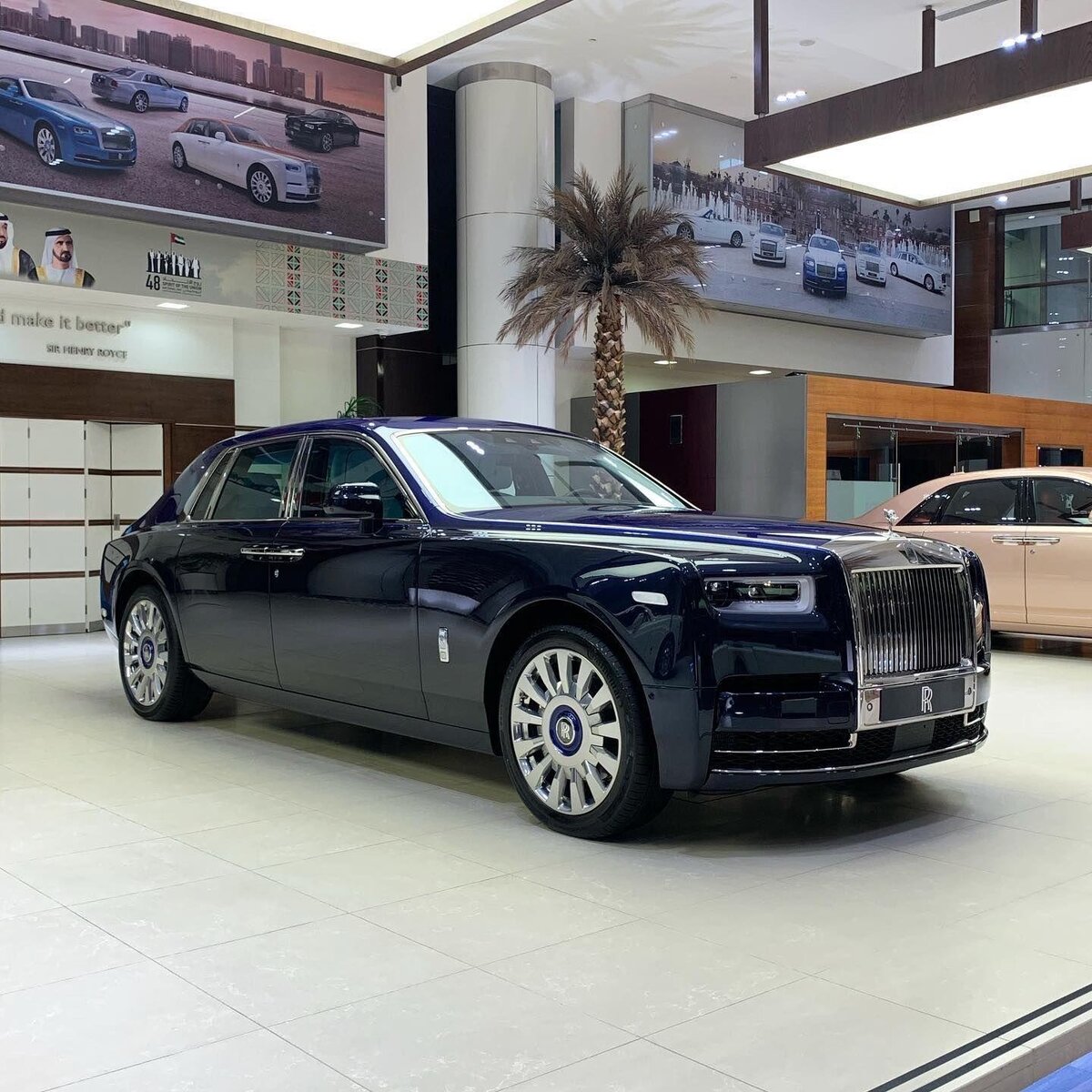 Rolls Royce Phantom 2020 черный