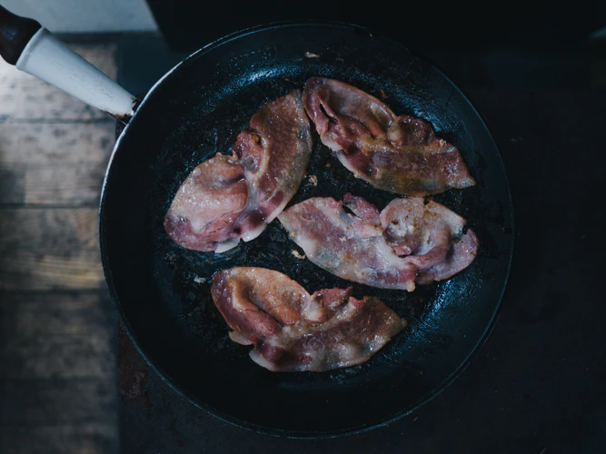 Bacon     Andrew Ridley https://unsplash.com/photos/It0bkN5ClD8