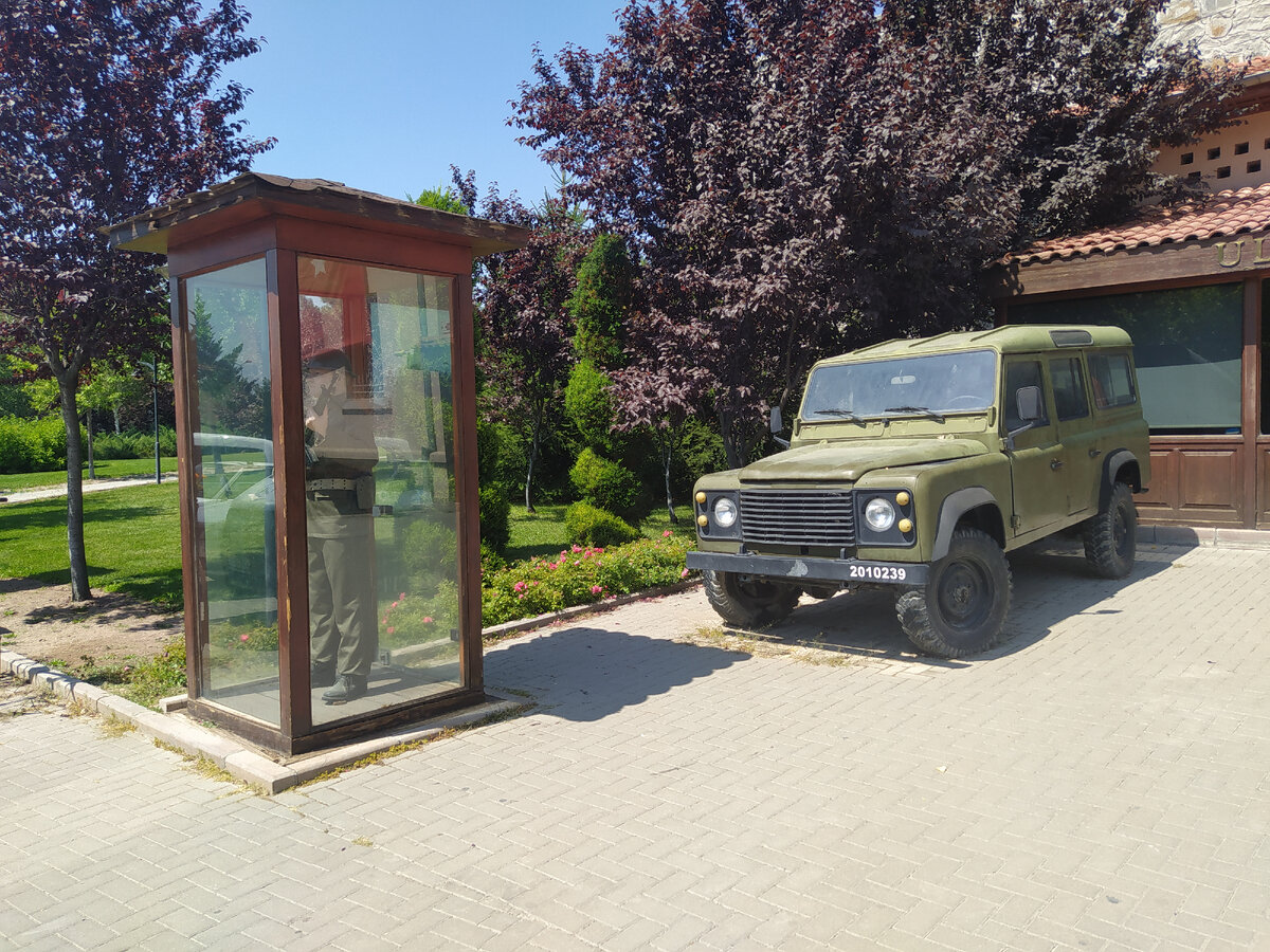 У входа в тюрьму-музей