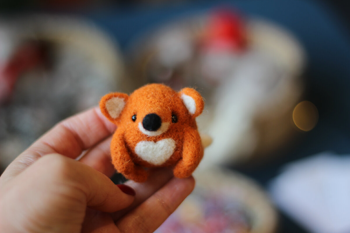 Внутрь маленькой игрушки нет смысла что-то добавлять.