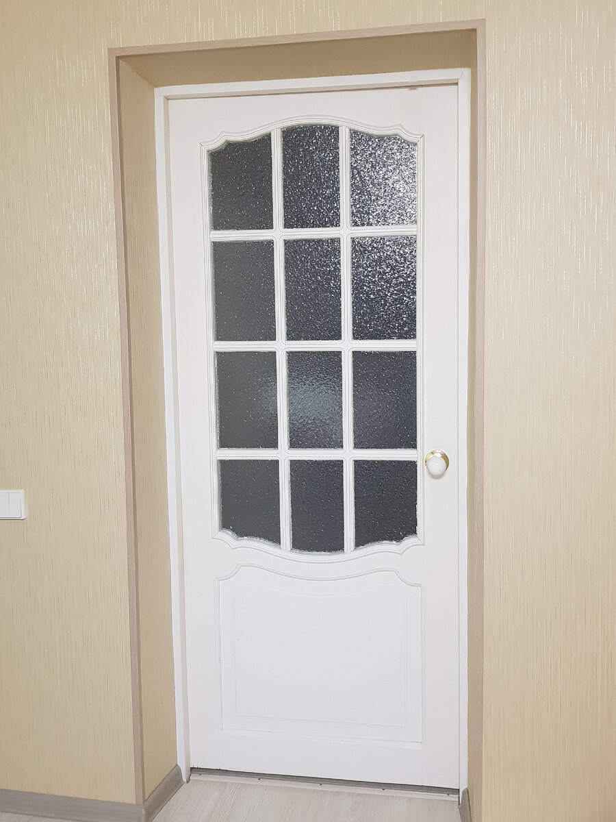 Настя мигом сгребла кучу пакетов и быстро унеслась в комнату ...