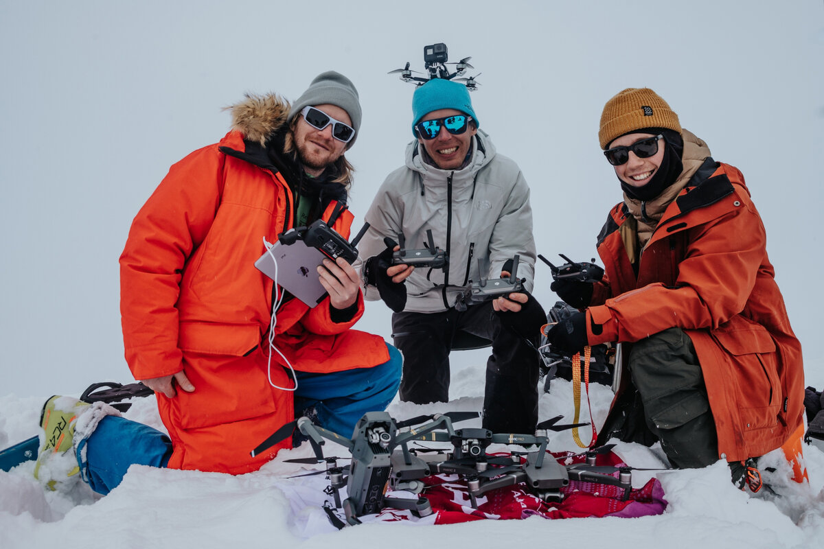 Предполётная подготовка и проверка техники.