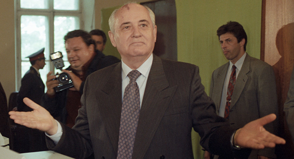 Горбачёв представлял себя как третьей силой