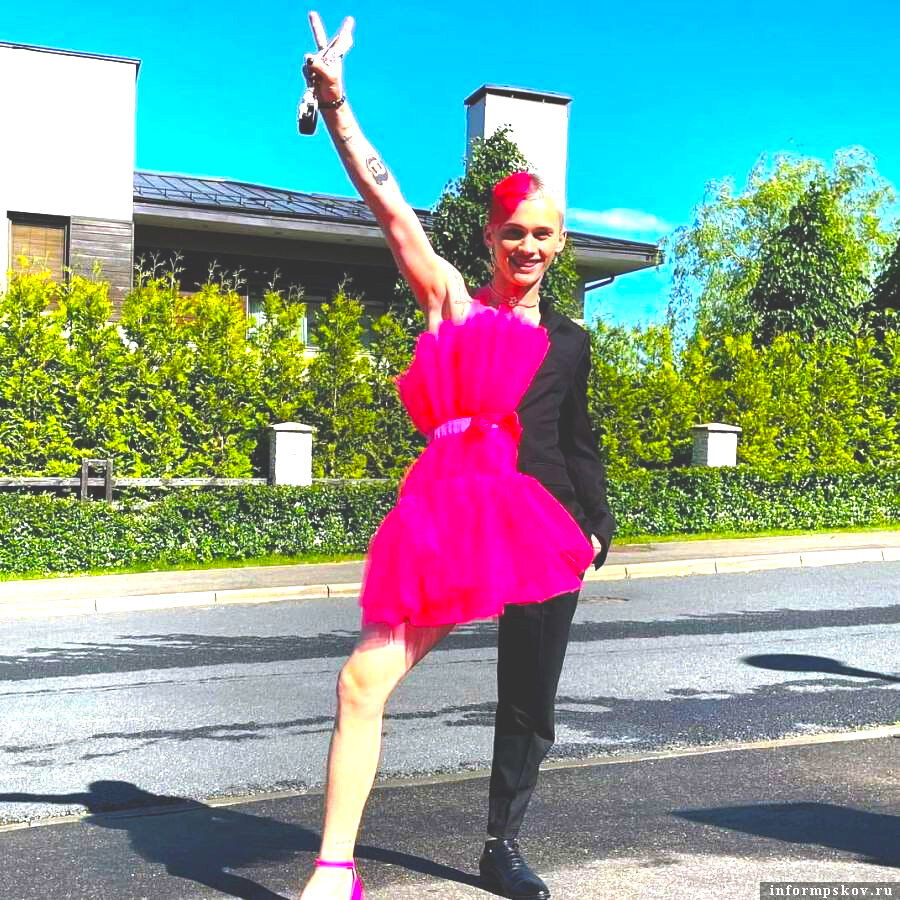 Тот самый костюм Дани Милохина на премии МУЗ ТВ. Фото взяла из интернета