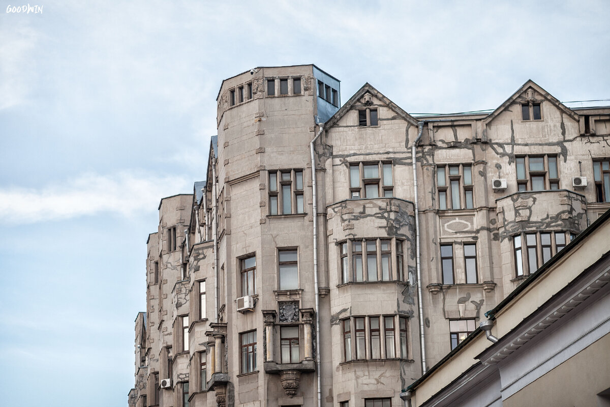 Фотопрогулка по весеннему Арбату. Как выглядит сейчас самая раскрученная  улица Москвы | Фотограф Гудвин | Дзен