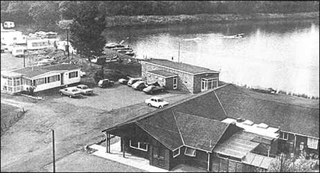 Карьер, который неугомонные энтузиасты превратили в воднолыжный центр, а потом и в горнолыжный.