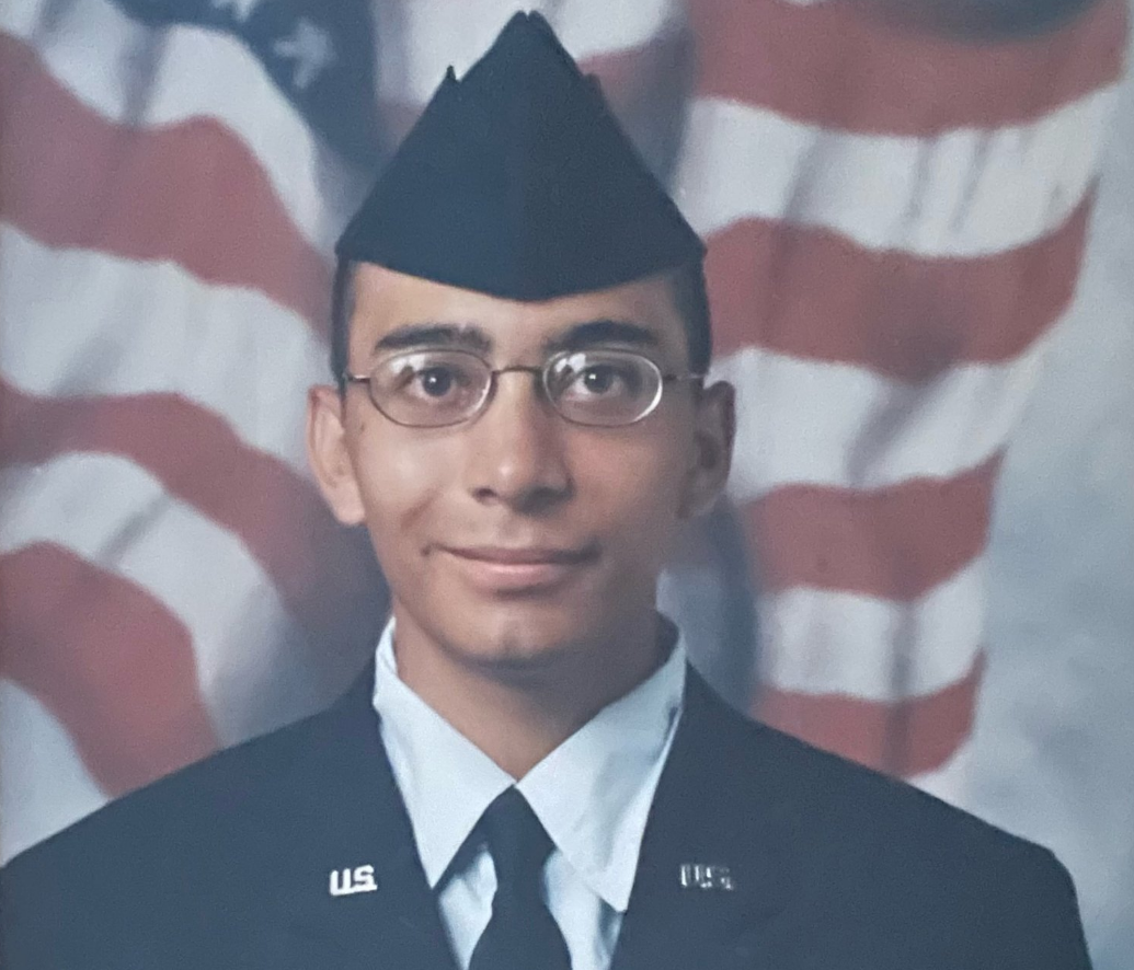 Адриан Рейстер во время службы в ВВС США