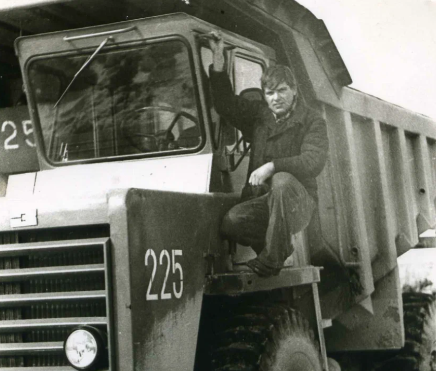 Фото автора с Яндекса. БелАЗ–540 номер 225.