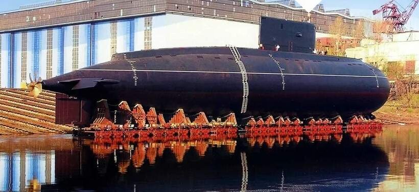 Нижний Новгород. Завод "Красное Сормово". Подлодка проекта 877.
