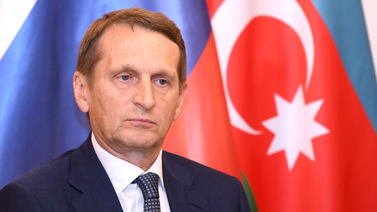    Директор Службы внешней разведки (СВР) Сергей Нарышкин дает интервью журналистам в Баку.© Sputnik