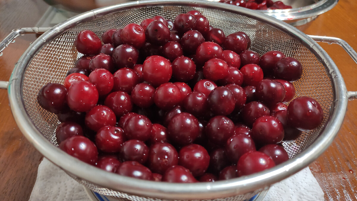 Вишня с сада. 