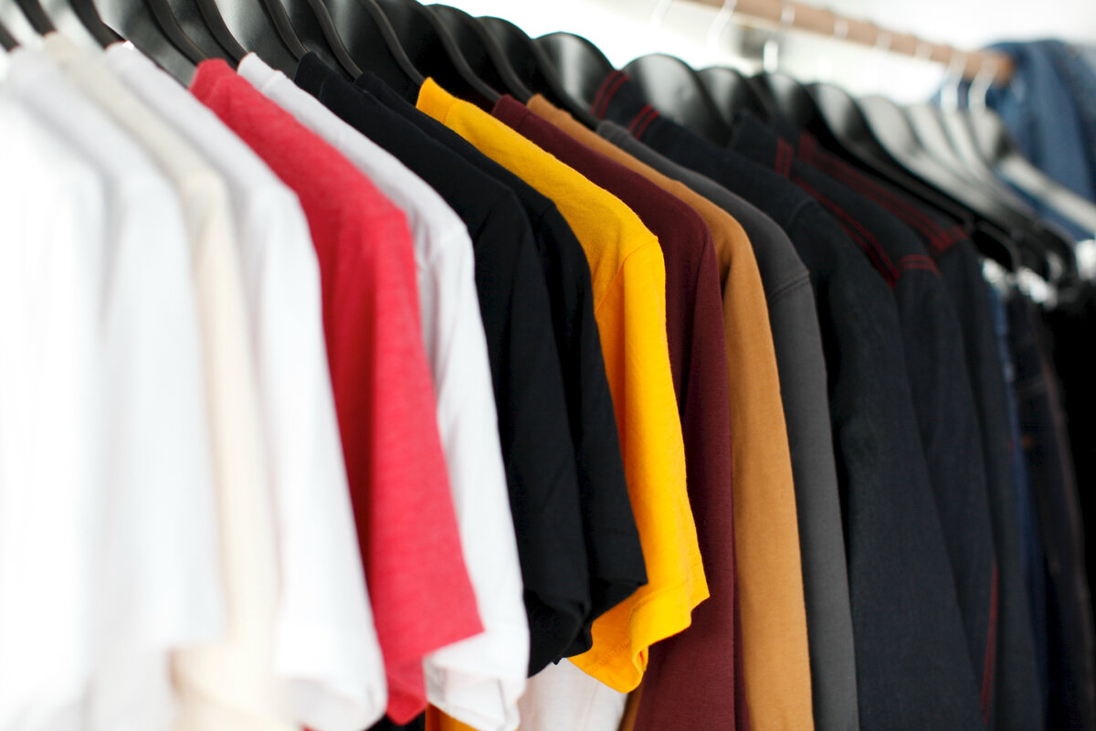 При пошиве или покупке одежды следует обращать внимания не только на внешний вид и размер изделия, но и на другие данные.