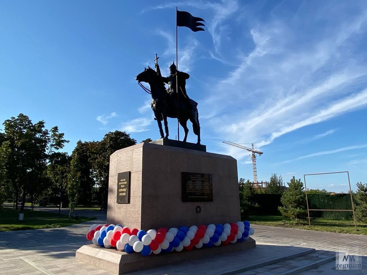    Памятник Александру Невскому в Мариуполе Богдан Борман © ИА REGNUM