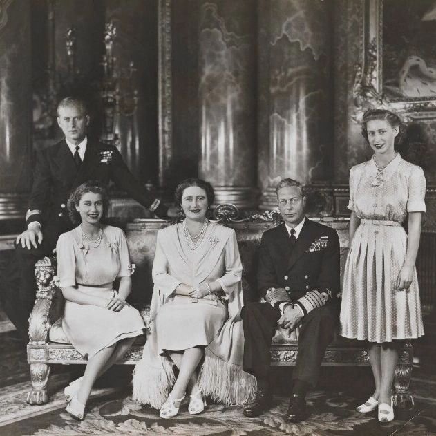 Королевская семья поделилась двумя архивными фотографиями, отдавая дань уважения любимому монарху