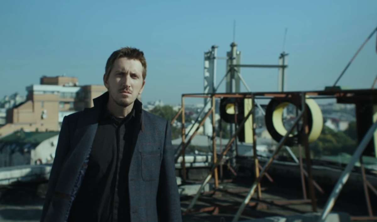 Кадр из кинофильма "Нюхач". 2013 г., режиссер Артем Литвиненко, сценаристы Артем Литвиненко, Андрей Бабик, композитор Никита Моисеев (скриншот)