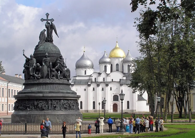 Индивидуальная обзорная экскурсия по городу с посещением Ярославова дворища Ната