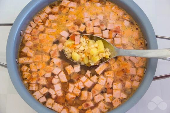 Гороховый суп с колбасой