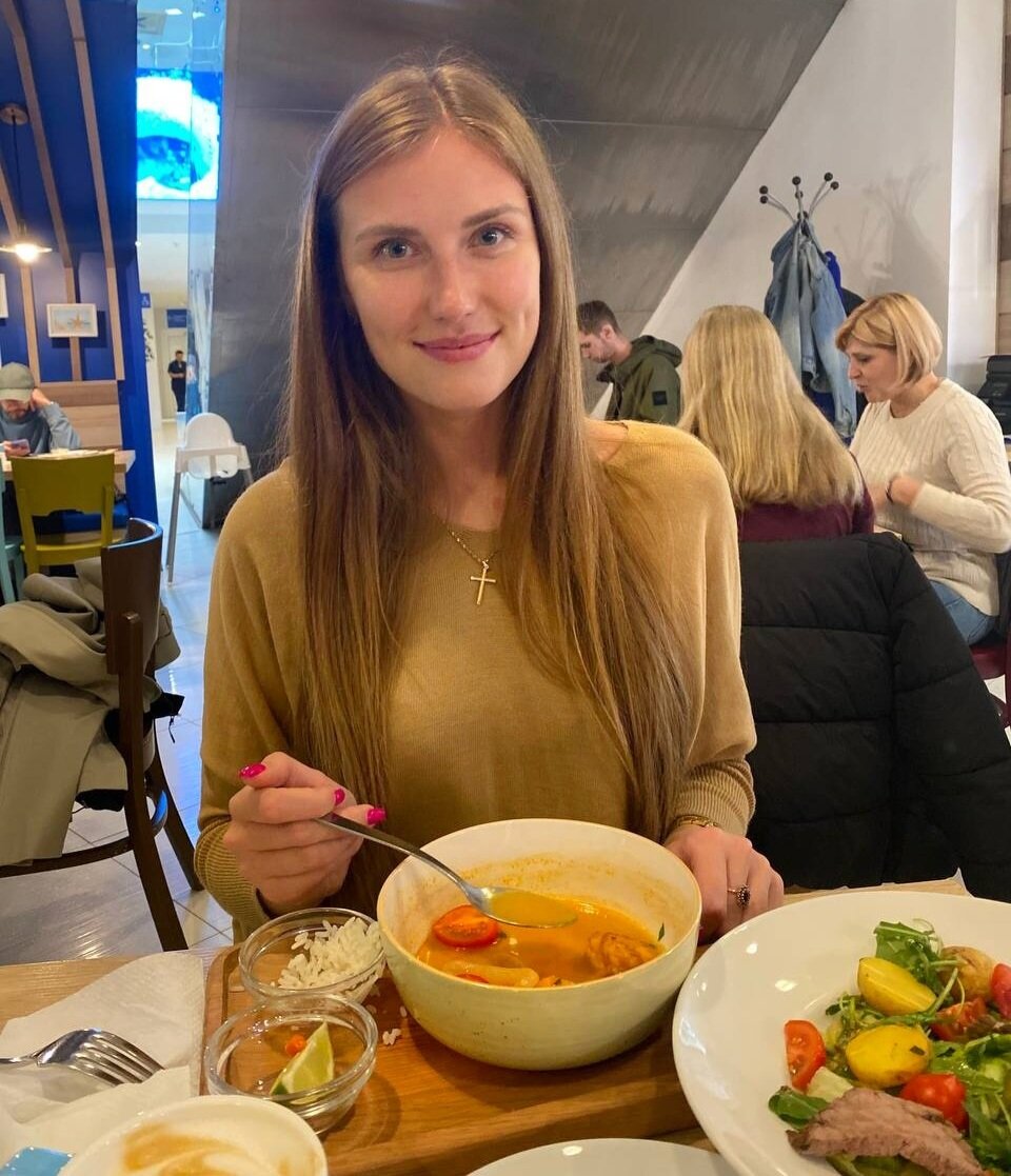 Автор канала в предвкушении ужина