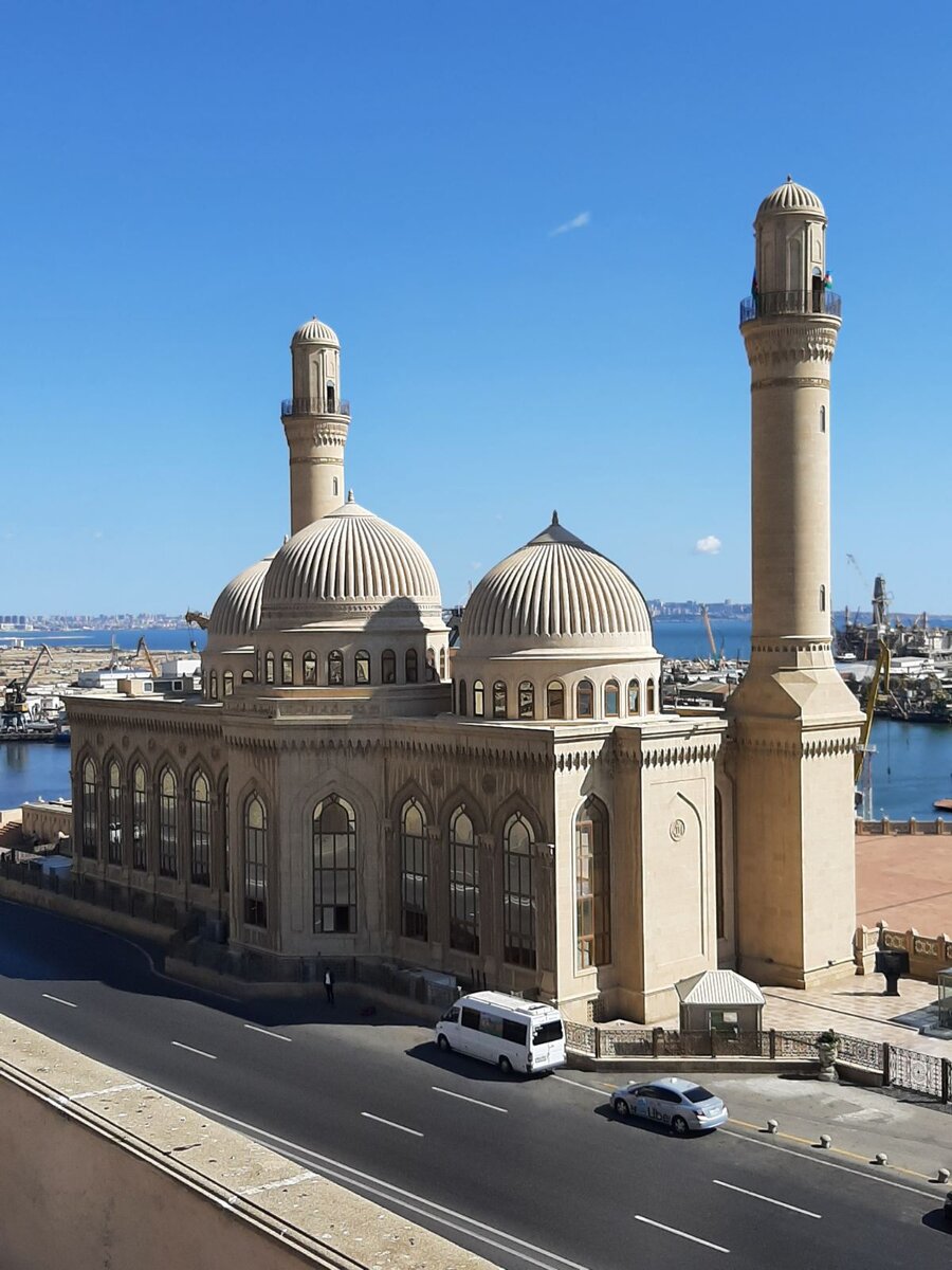 Азербайджан. Мечеть Биби-Эйбят