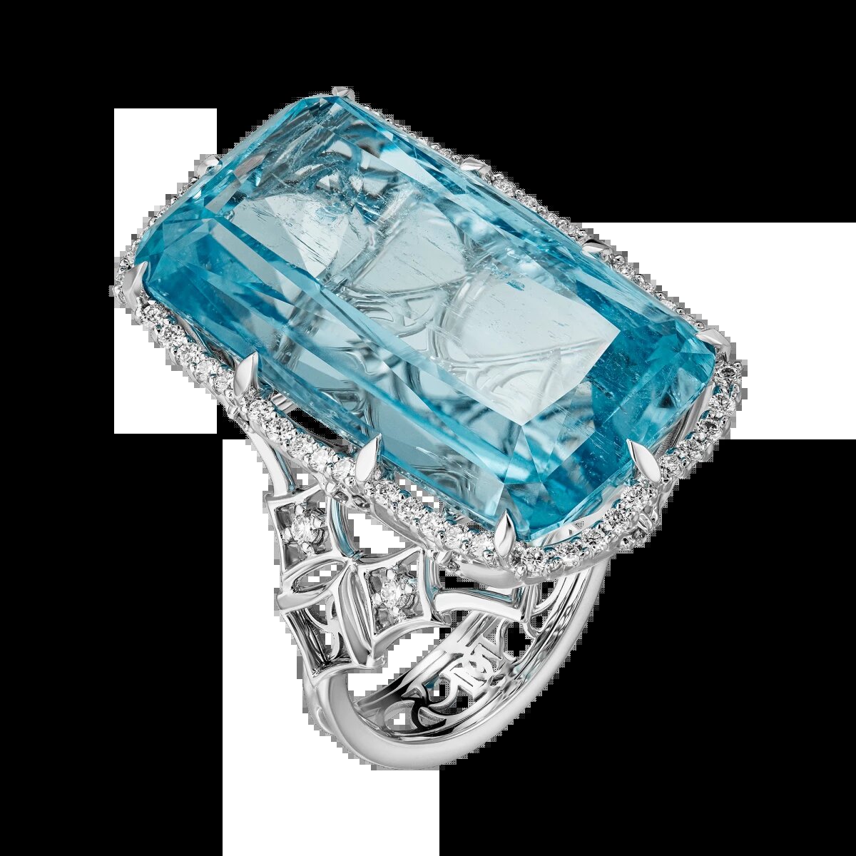 На фото: Кольцо с аквамарином "Притягательность глубин"