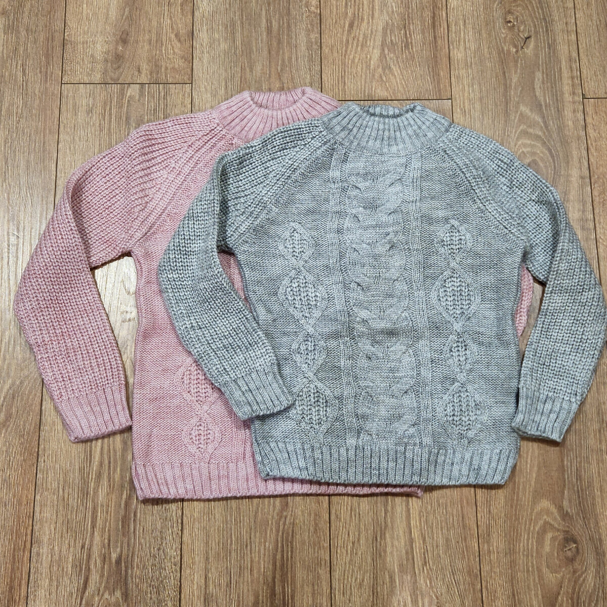 Все выходные спрашивали свитера крупную вязка.