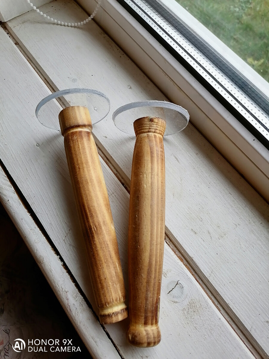 Фартучки сделал из поликарбоната.