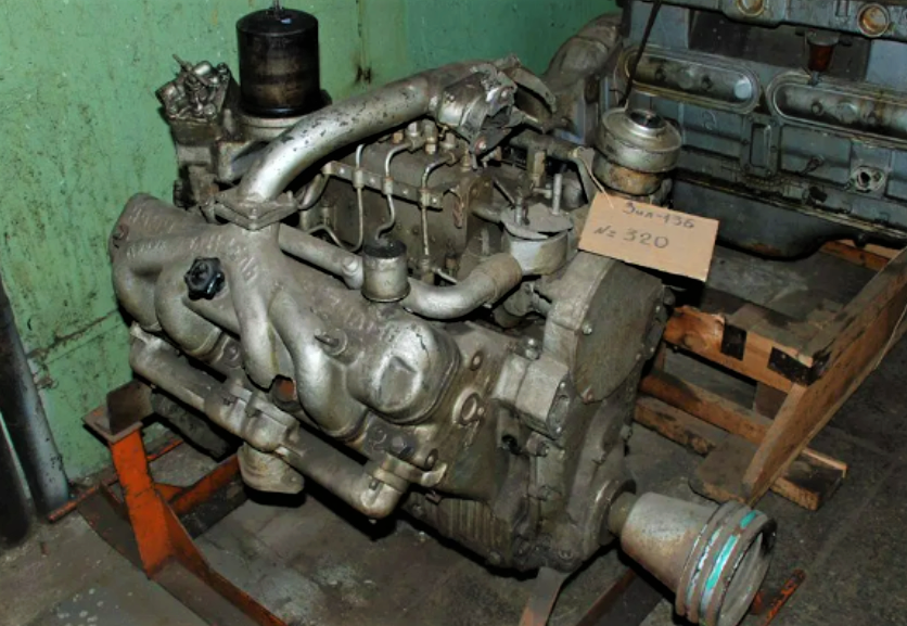 Масло двигатель зил 131. ДВС ЗИЛ 130. ЗИЛ 136 дизель. ДВС ЗИЛ 131 топливный. Двигатель ЗИЛ 505.