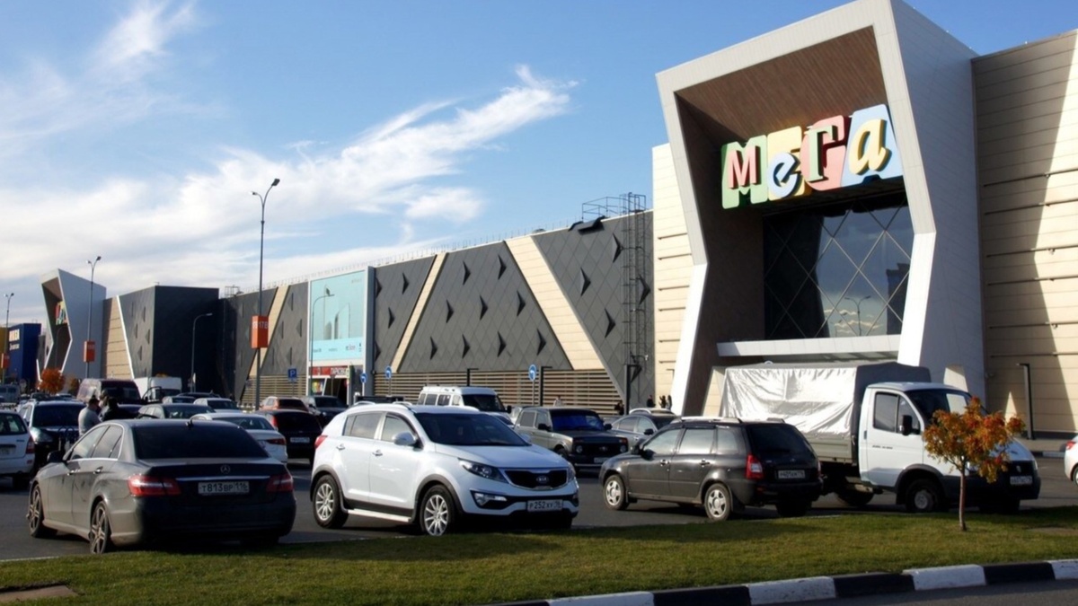     В казанской «Меге» прорабатывается вопрос о том, как распорядиться площадями IKEA после ухода сети из России. Магазин занимал больше 23 тысяч квадратных метров. Об этом РБК Татарстан сообщили в пресс-службе Ingka Centres.