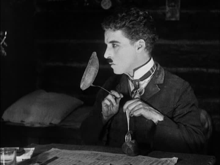 Кадр из фильма Чарли Чаплина "Золотая лихорадка"