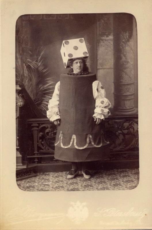 В.К.Карсавин - Игральные кости в балете "Волшебные пилюли" Л.Минкуса. Постановщик: Петипа Мариус Иванович. Премьера: 09.02.1886. Мариинский театр. Фото: СПбГМТМИ