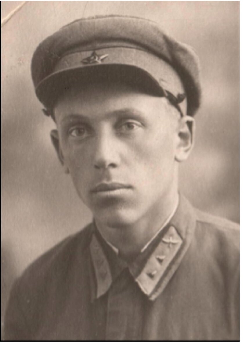 Дедушка Леня в конце 1930-х годов