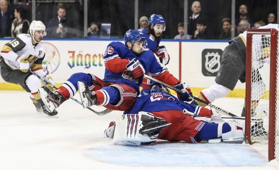    Хоккеисты «Рейнджерс» остались без тренера. Фото: Reuters