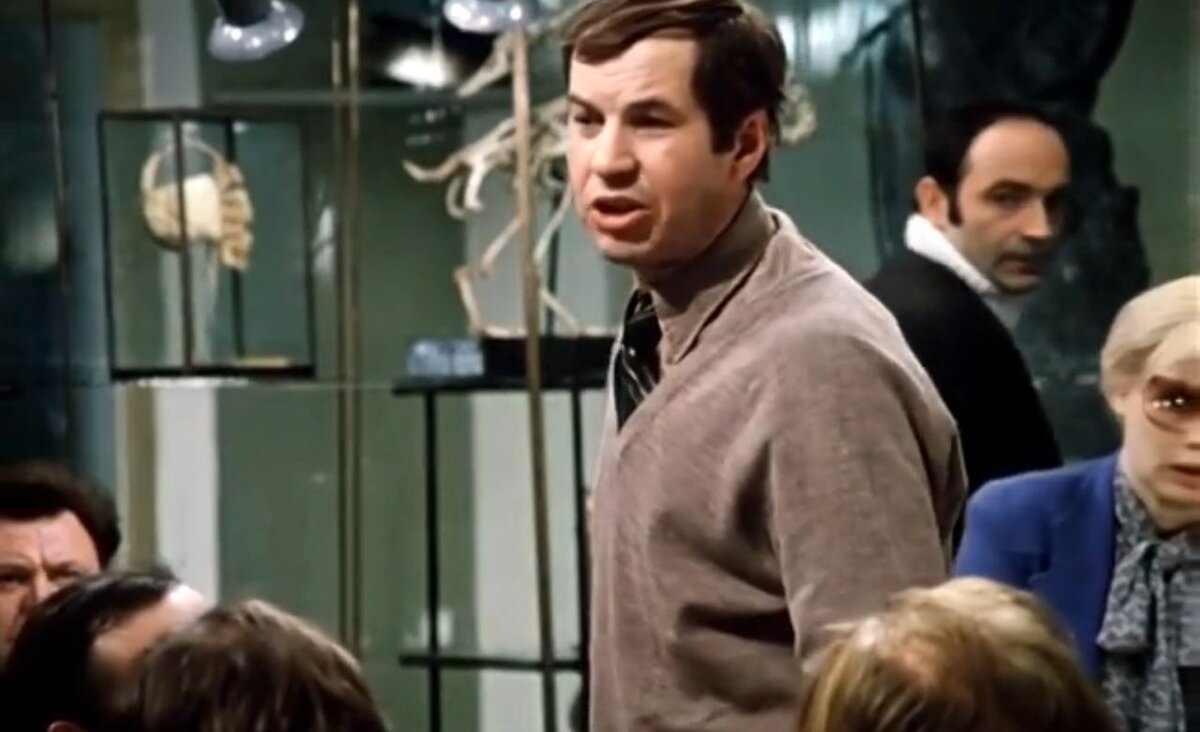 Кадр из кинофильма "Гараж", 1979 г., режиссер Эльдар Рязанов, сценаристы Эмиль Брагинский, Эльдар Рязанов, композитор Андрей Петров (скриншот)