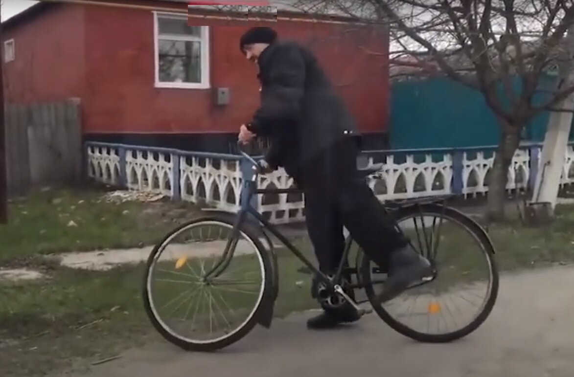 Автоюрист пояснил, что будет велосипедисту если он едет на велосипеде ...