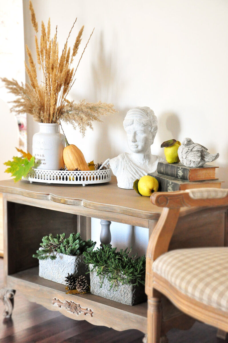 Бюст, птица, горшки из бетона 