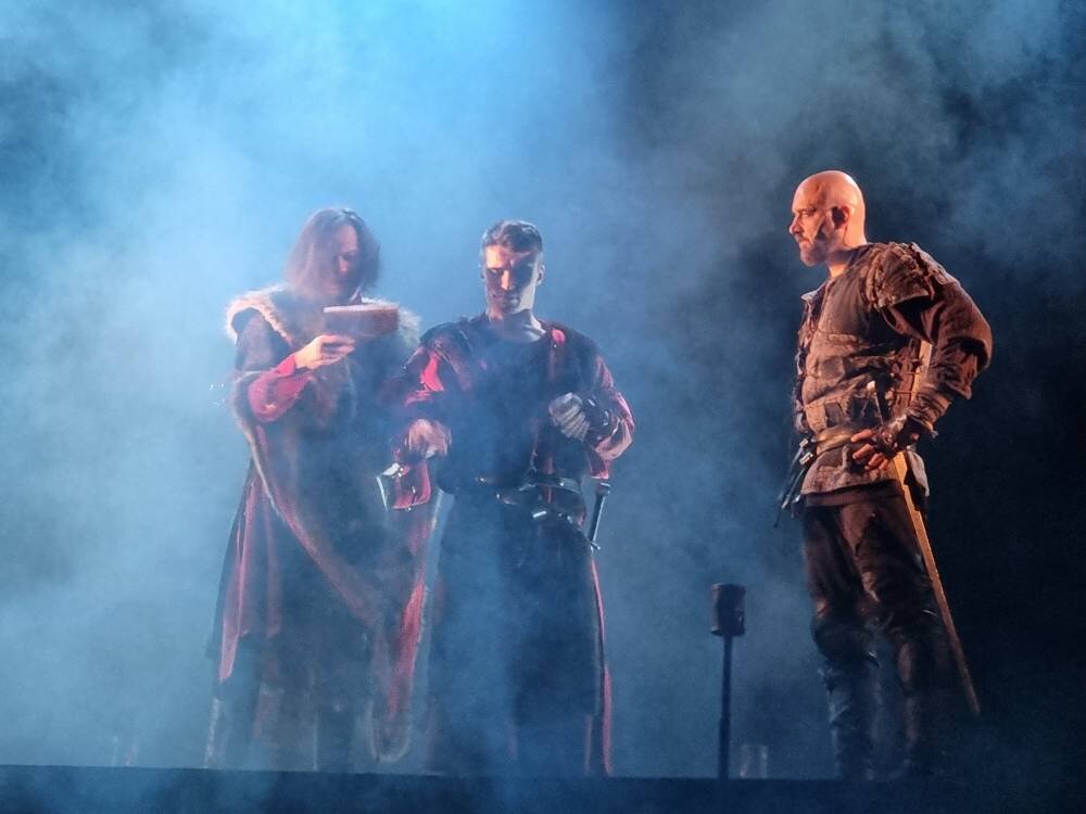 Пьесы в театре москвы с известными актерами. Королева постановка театр луны. Театр спектакль. Театр луны королева. Театр луны королева отзывы.