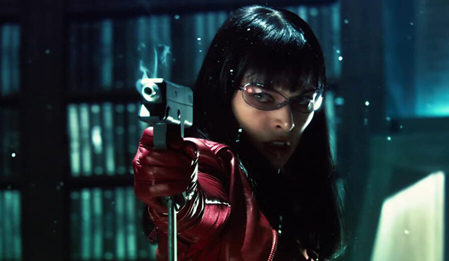 Кадр из фильма Ultraviolet. Режиссер: Курт Уиммер. Оператор: Артур Вон. Производство: Screen Gems, Ultravi Productions Inc. Показ в России: Пирамида