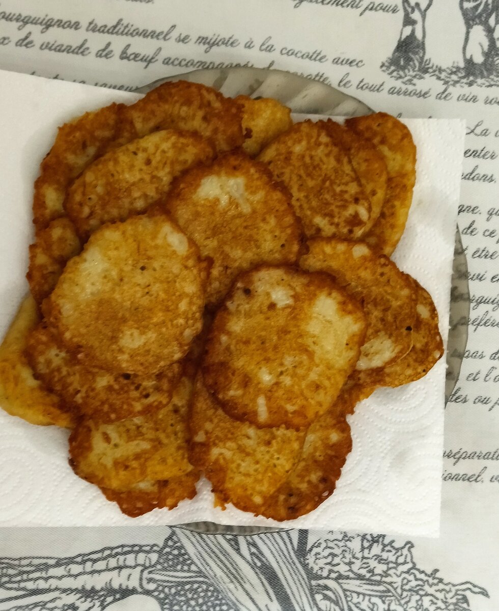 Просто картофельные драники. Творение моё. Фото моё. 