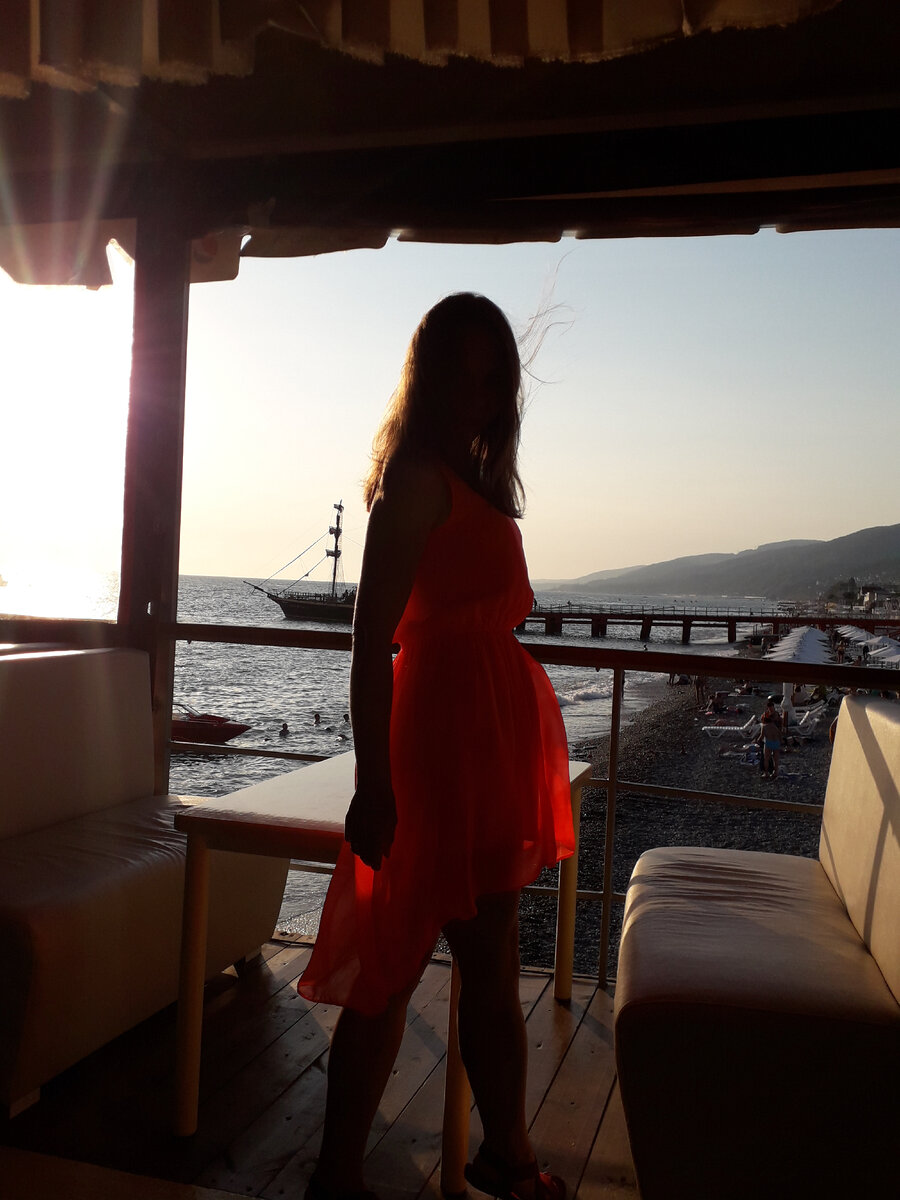 Автор статьи. Закат в Лазаревском.