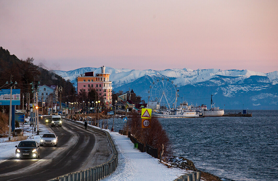 Листвянка самостоятельно. Деревня листвянка байкал. Листвянка самостоятельно. Листвянка самостоятельно. Отели в листвянке на байкале.
