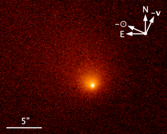 Медианное изображение кометы C/2014 UN 271 (Бернардинелли-Бернштейна) с помощью HST/WFC3 F350LP, объединенное из пяти отдельных экспозиций, сделанных 8 января 2022 года.
