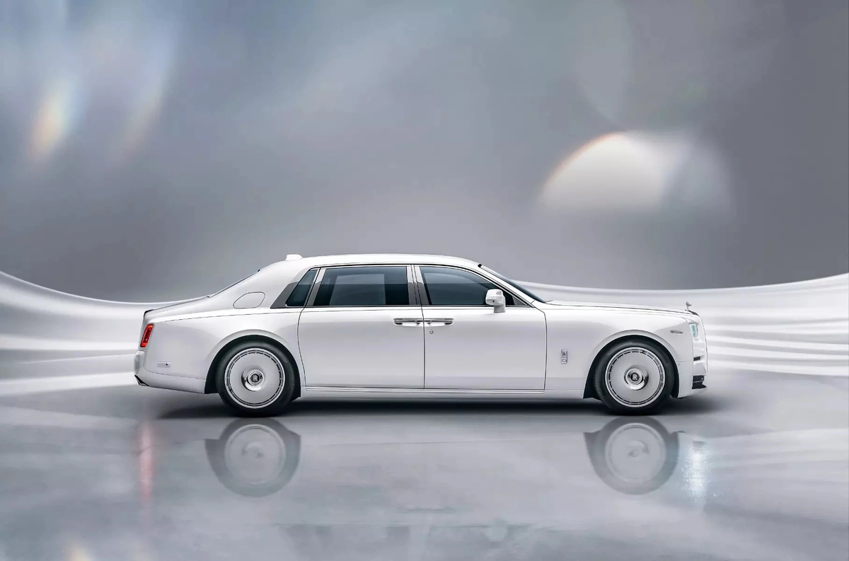 Rolls Royce Phantom длиннобазный