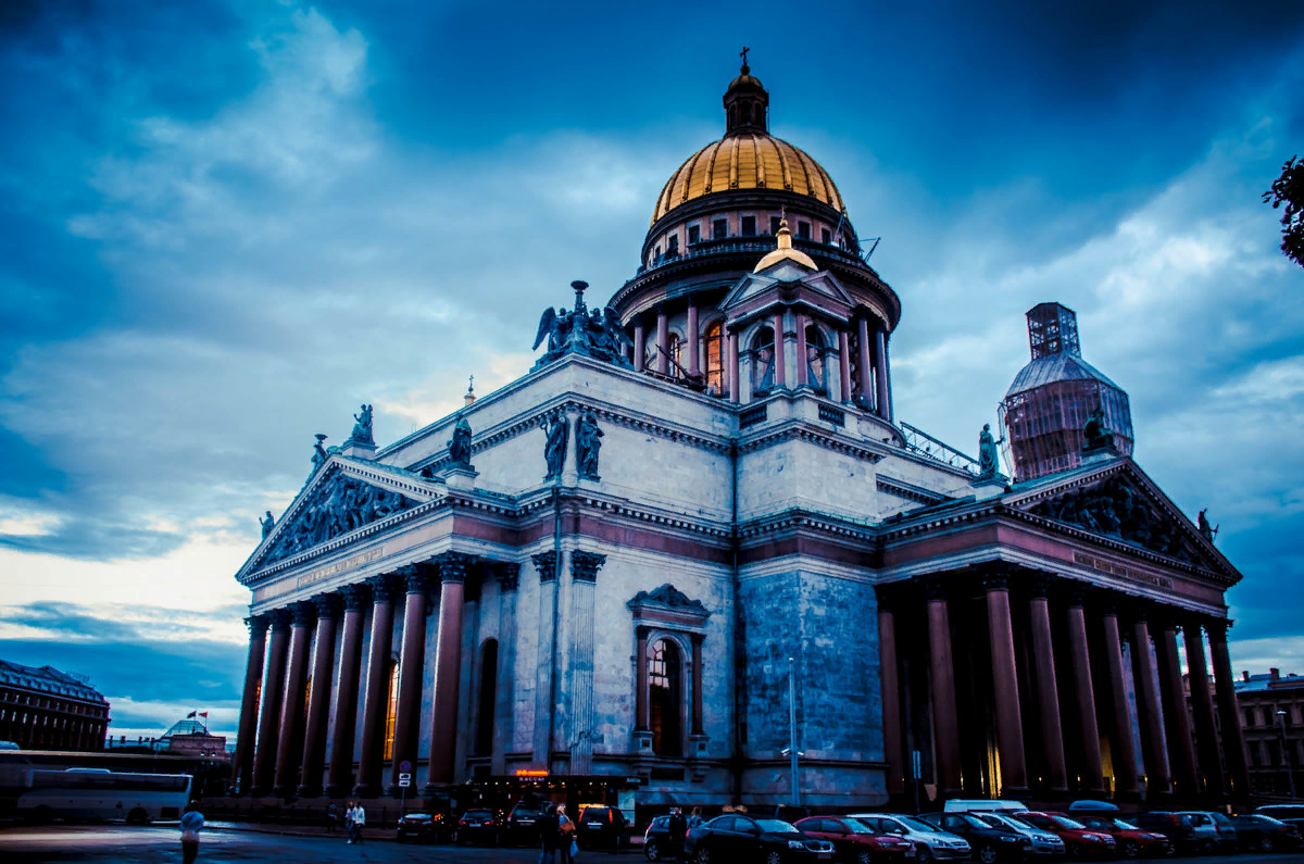 Зимний Исаакиевский собор в Санкт Петербурге