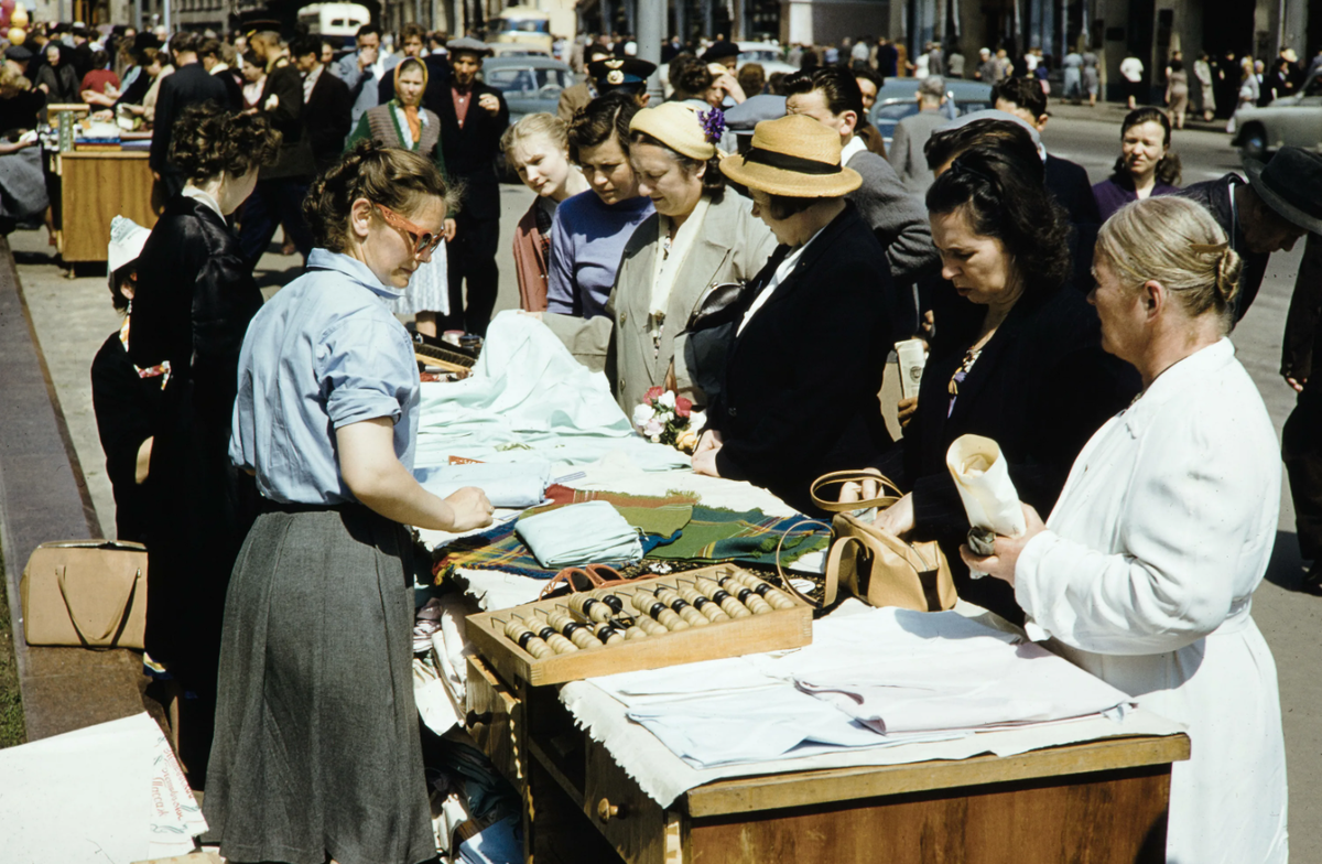 События советского времени. 1959. Харрисон Форман в Москве. Харрисон Форман в Москве 1959 года. Харрисон Форман в Москве 1959 года фото. Харрисон Форман фото СССР Москва.