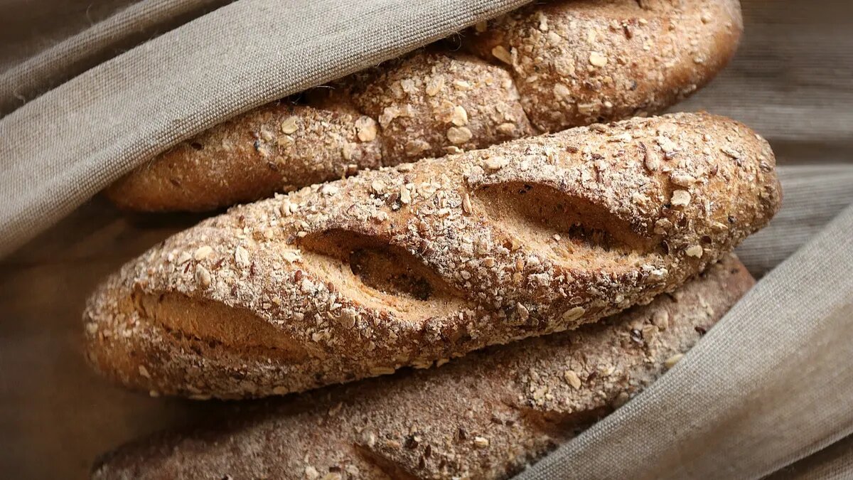 С хлебом в этот день дела лучше не иметь. Фото: pxfuel.com 